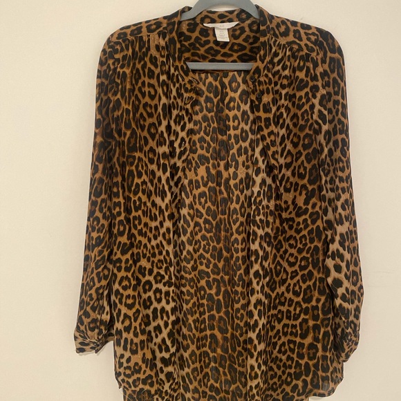H&M cheetah print button down blouse - Picture 3 of 13